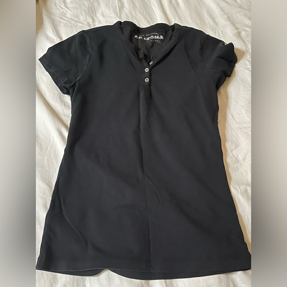 super flattering black top 🩷